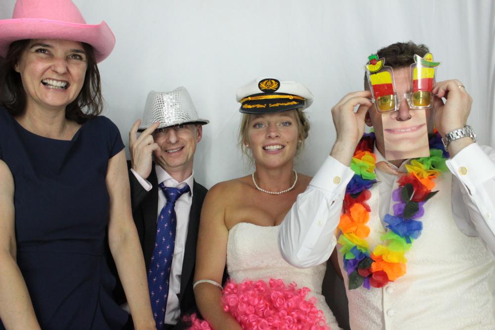 Laura & Oliver | View more photos from the event at gallery.myphotoboothexperience.co.uk/u/MyPhotoBoothExperienceLtd/Laura-Oliver
